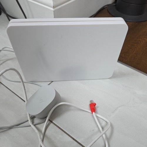 Sky broadband hub - hub, sr213-02-uk